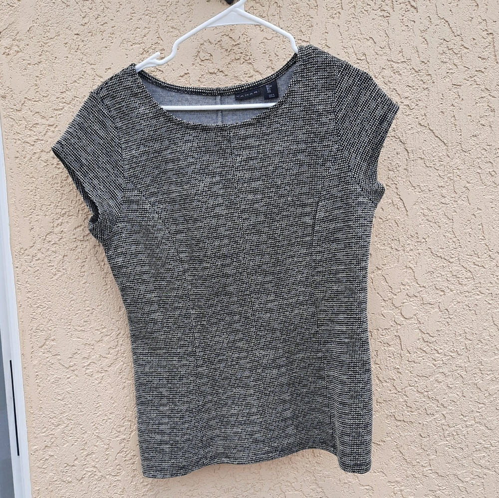 Textured fitted top